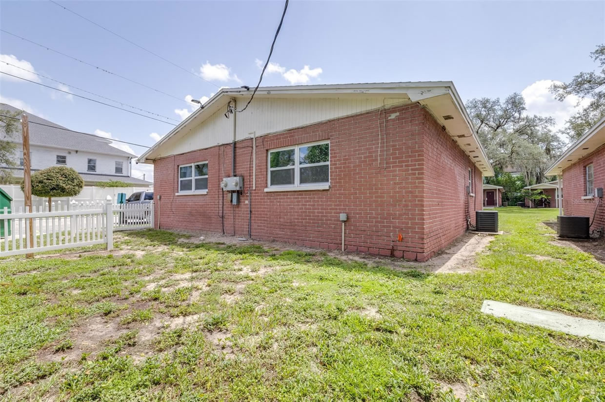 Tampa 12 Unit Multi Family Property For Sale - $1,950,000 Tampa 12 Unit Multi Family Property For Sale - $1,950,000